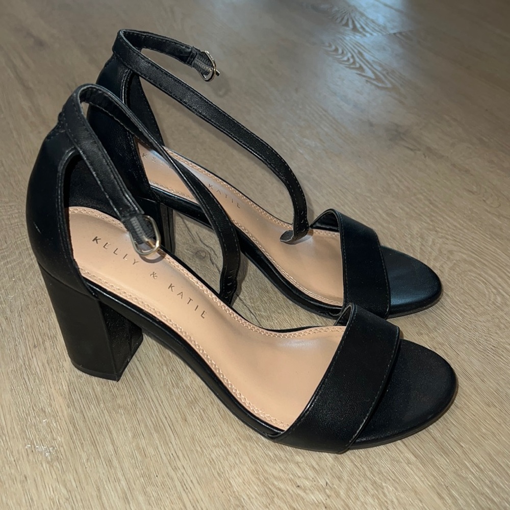 Kelly & Katie Hailee Black heels 3 inch strap sandal heels